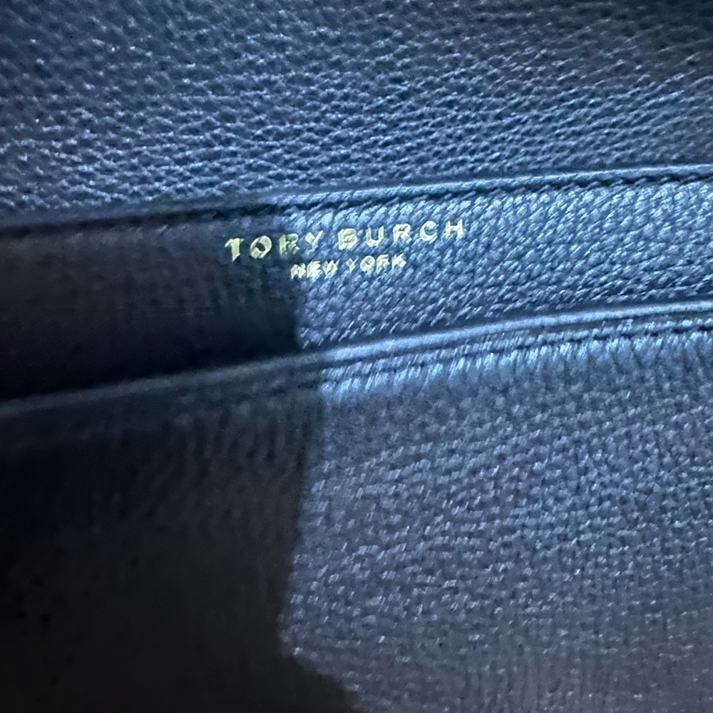 LIMITED EDITION SHOULDER BAG - TORY BURCH 
Black Leather Crossbody Bag - Picture 6 of 9